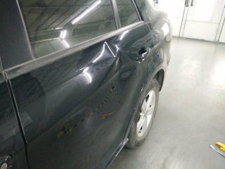 汽车凹陷修复技术运用，免伤漆无痕修复车门凹痕
