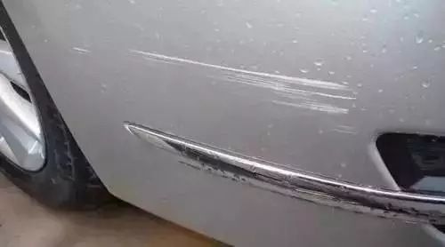 汽车车身划痕修复